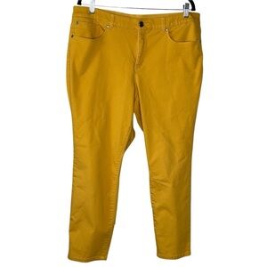 Christopher & Banks Women’s Gold Signature Slimming Pants Five Pocket – Size 16